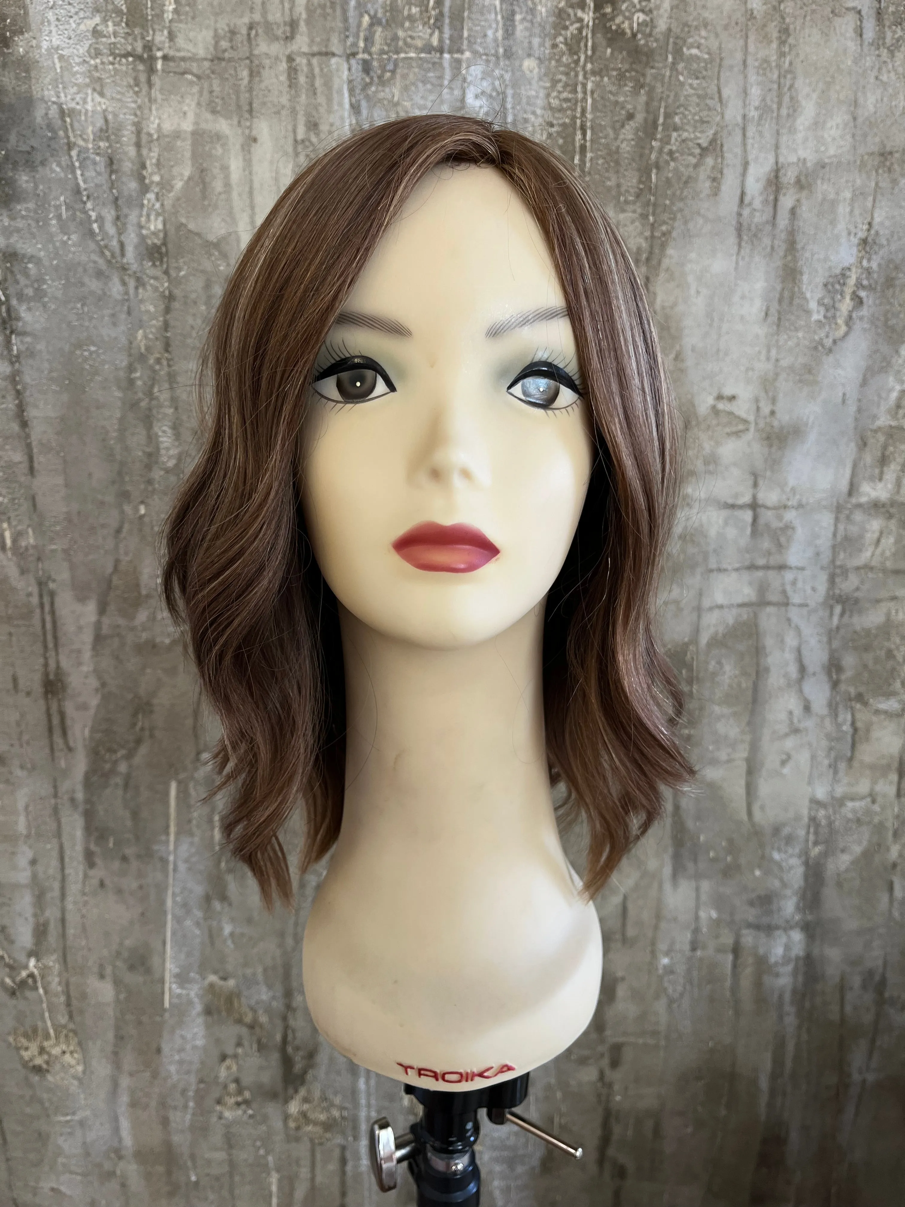 100% EUROPEAN PROCESSED HUMAN HAIR 17" BLOND WITH HIGHLIGHTS