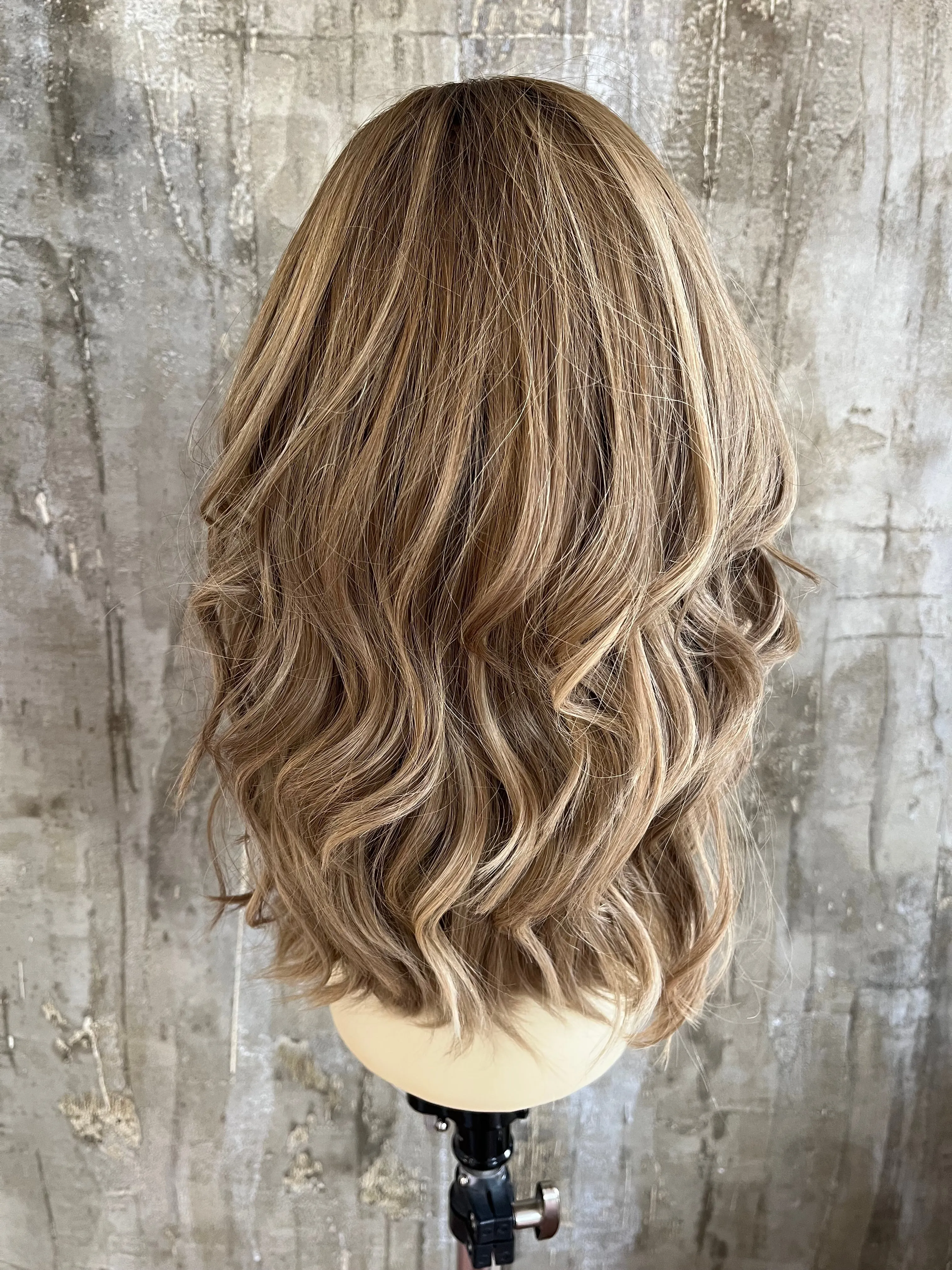 100% EUROPEAN PROCESSED HUMAN HAIR 18" ASHY BLOND WITH DARK ROOTS