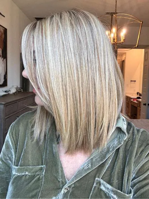 Calabasas | Synthetic Lace Front Wig (Mono Part)